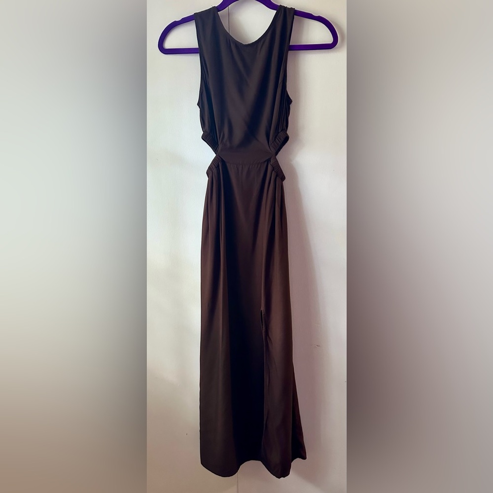 Valija Side cut out with front slit and pockets maxi dress size small
